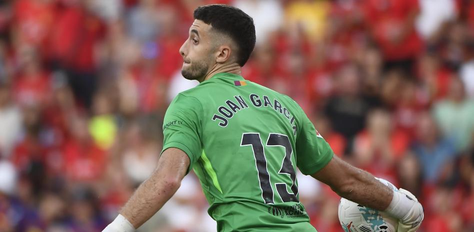 巴萨门将加西亚：为首秀获胜感到开心，穆里奇确实击中了我的脸