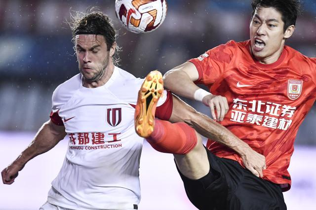 开云APP下载-泰山2024引援进入快车道 “沪漂”3人组北上济南府？