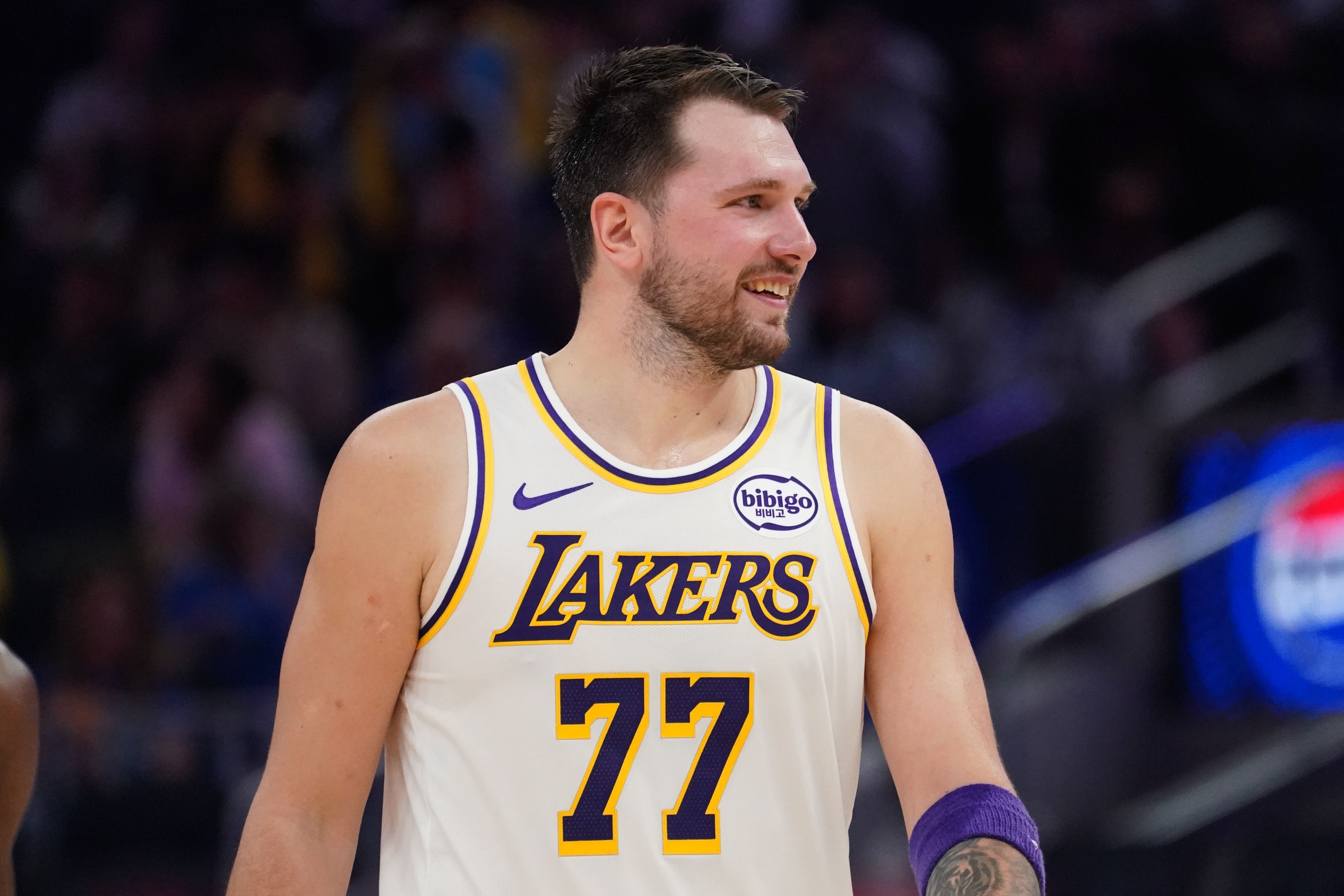 安卓APP-稳是很稳！东契奇22中10得27分10板7助1帽 7失误&amp;抱怨太多是瑕疵